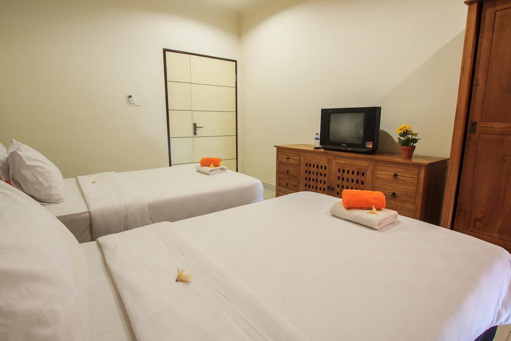 Ivanka Airport Inn Kuta  Bagian luar foto